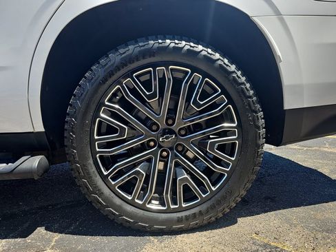 Certified 2023 Chevrolet Tahoe Z71 w/ Off-Road Capability Package AWD/4WD image 39