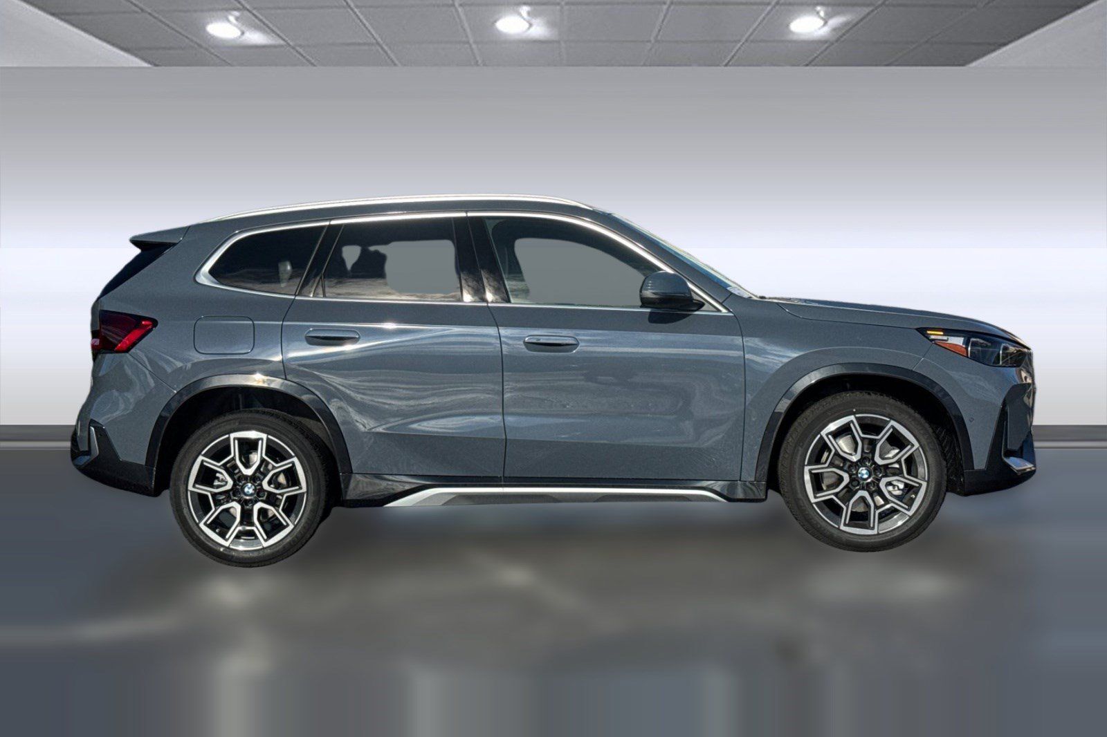 Used 2026 BMW X1 xDrive28i w/ Technology Package AWD/4WD image 8