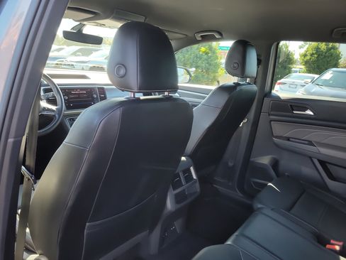 Used 2021 Volkswagen Atlas Cross Sport SE image 14
