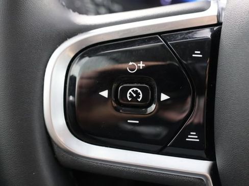 Used 2023 Volvo XC60 B6 Ultimate w/ Protection Package Premier AWD/4WD image 11