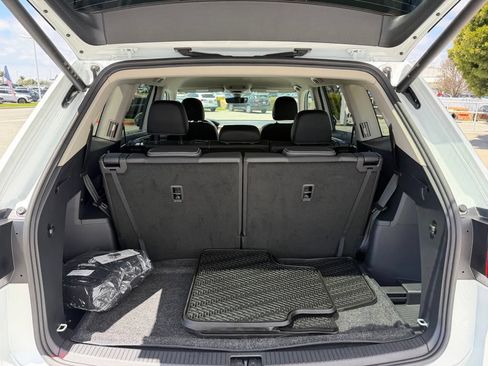 Certified 2026 Volkswagen Atlas SE w/ Black Wheel Package FWD image 30