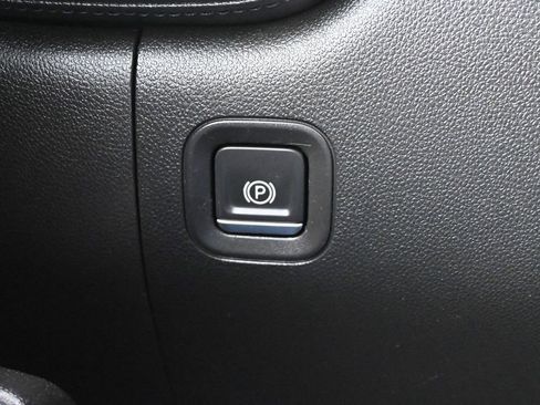 Used 2020 Chevrolet Silverado 1500 LT w/ Trailering Package AWD/4WD image 19