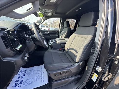 Used 2025 GMC Sierra 1500 Elevation image 18