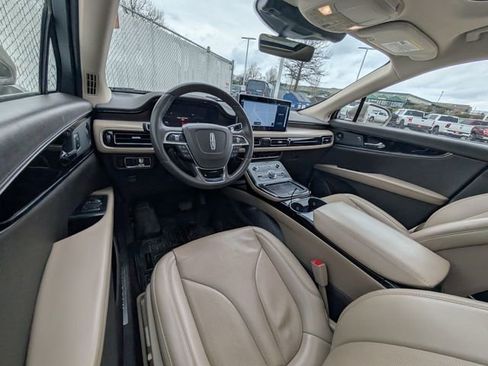 Used 2021 Lincoln Nautilus Reserve image 7