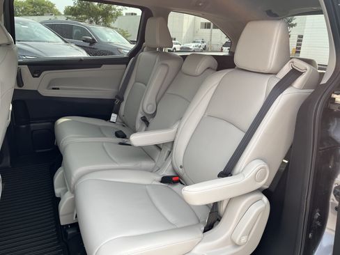 Certified 2026 Honda Odyssey EX-L image 15