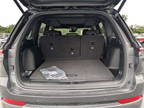 New 2026 Jeep Grand Cherokee Limited AWD/4WD image 13