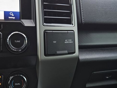 Used 2020 Ford F150 Lariat image 27