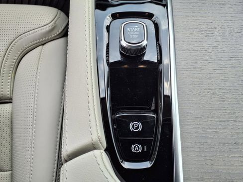 Used 2025 Volvo XC90 T8 Ultra w/ Protection Package Premier image 15