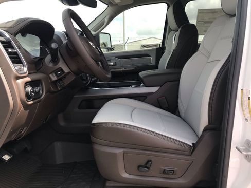 New 2025 RAM 2500 Laramie AWD/4WD image 23
