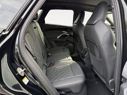 New 2025 Audi SQ5 Prestige AWD/4WD image 18