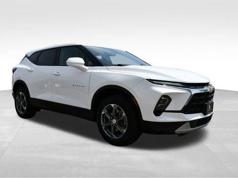 Used 2025 Chevrolet Blazer LT AWD/4WD image 10