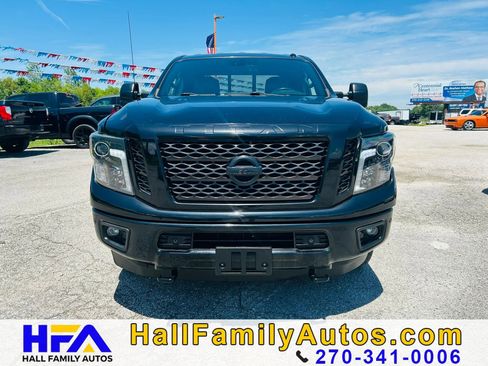 Used 2018 Nissan Titan SL w/ Midnight Edition AWD/4WD image 9