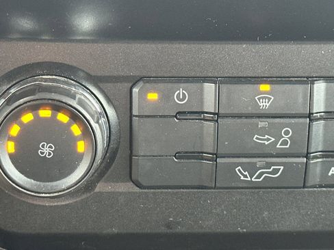 Used 2020 Ford F150 XLT image 28