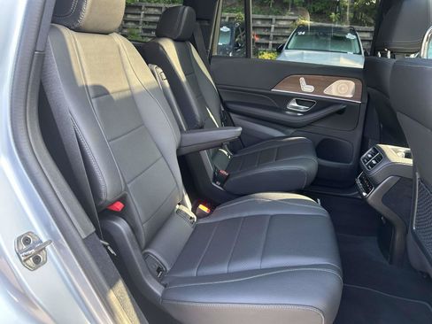 Used 2025 Mercedes-Benz GLS 450 4MATIC image 49
