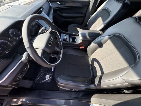 New 2025 Jeep Grand Cherokee L Altitude image 23