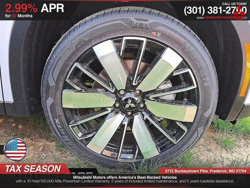 Used 2025 Mitsubishi Outlander SE image 5