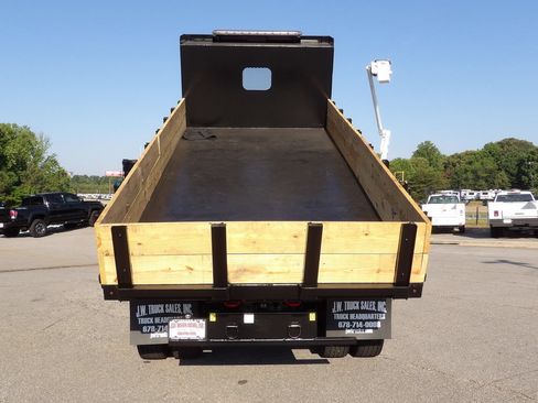 Used 2023 Ford F750 2WD Crew Cab Super Duty image 6