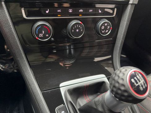 Used 2018 Volkswagen GTI S FWD image 28