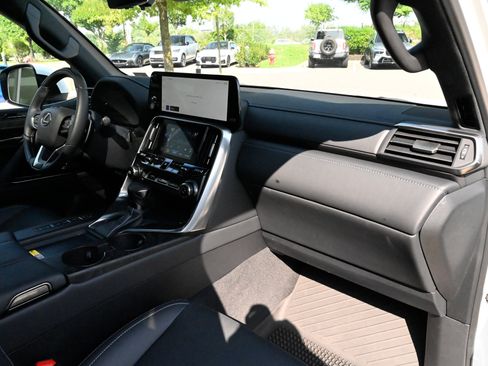Used 2025 Lexus LX 600 4WD w/ Accessory Package (2T) image 58
