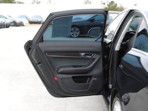 Used 2011 Audi S6 Prestige image 33