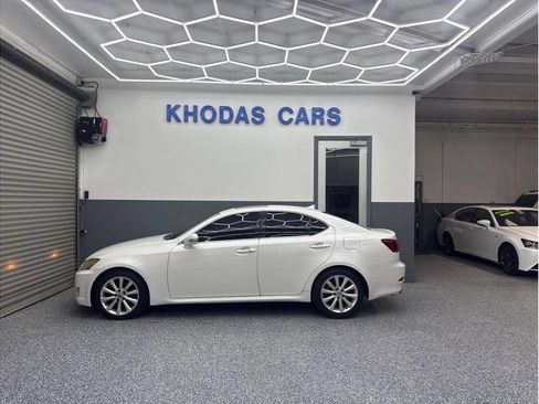 Used 2009 Lexus IS 250 image 1