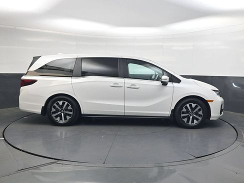 Used 2025 Honda Odyssey EX-L image 3