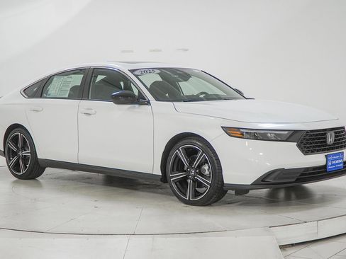 Used 2025 Honda Accord Sport image 13