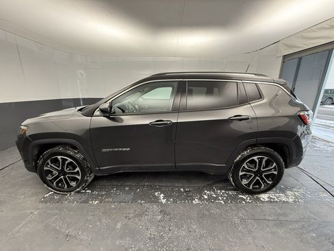 Used 2022 Jeep Compass Limited image 11