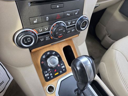 Used 2013 Land Rover LR4 HSE AWD/4WD image 15