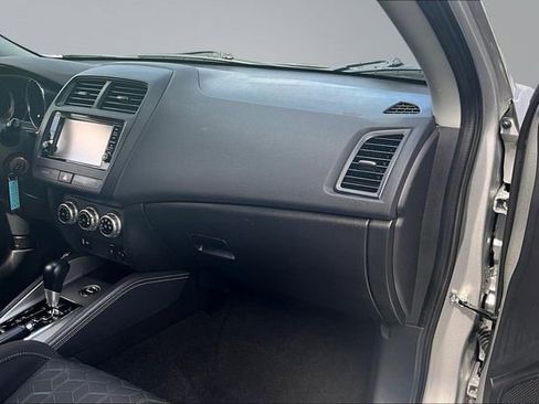 Used 2025 Mitsubishi Outlander Sport AWD image 25