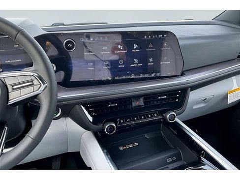New 2026 Chevrolet Suburban Premier AWD/4WD image 6
