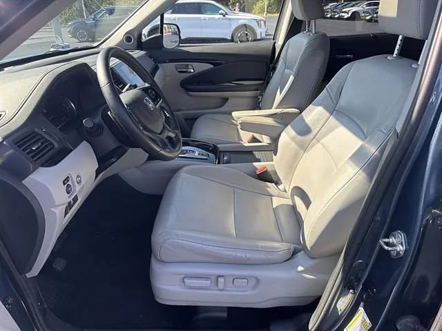 Used 2019 Honda Pilot Touring image 8