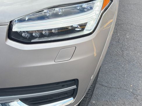 Used 2025 Volvo XC90 B6 Ultra w/ Protection Package Premier image 10