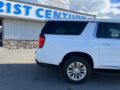 Used 2022 GMC Yukon XL SLT w/ SLT Luxury Package AWD/4WD image 13