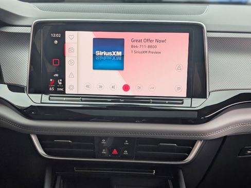 Used 2024 Volkswagen Atlas Peak Edition SE image 29