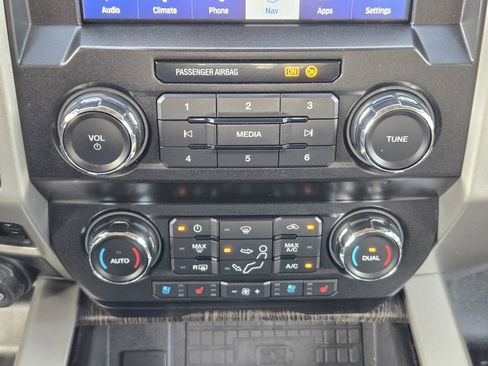 Used 2020 Ford F250 Lariat w/ Lariat Ultimate Package AWD/4WD image 17