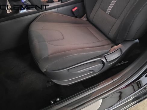 Used 2025 Hyundai Elantra SE image 27