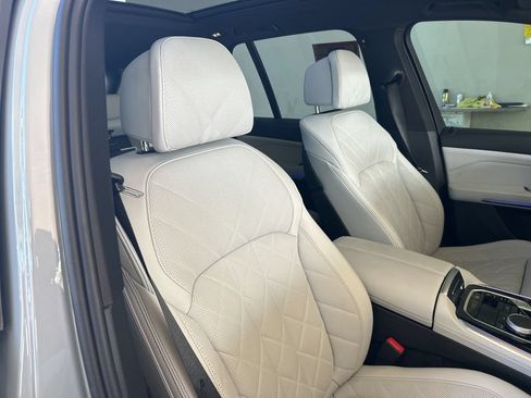 Used 2024 BMW X5 xDrive40i w/ M Sport Package AWD/4WD image 28