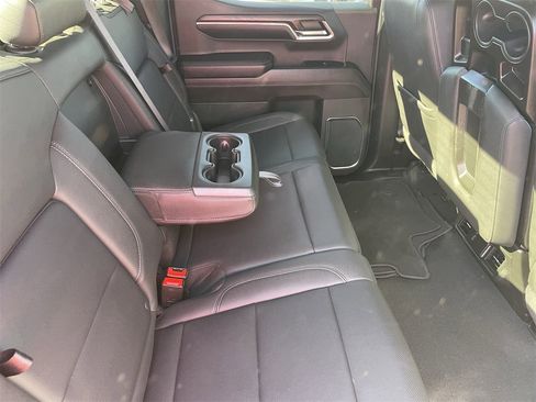 Used 2024 GMC Sierra 1500 SLT image 13