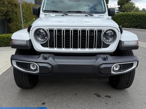 Used 2025 Jeep Wrangler Unlimited Sahara w/ Safety Group AWD/4WD image 5