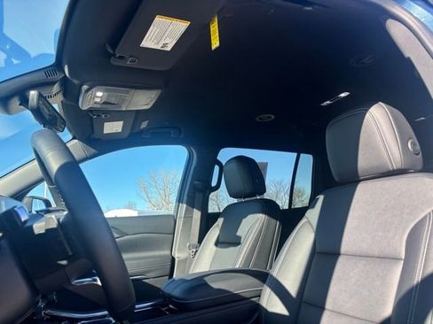 Certified 2026 Chevrolet Traverse LT w/ Driver Confidence Package image 16