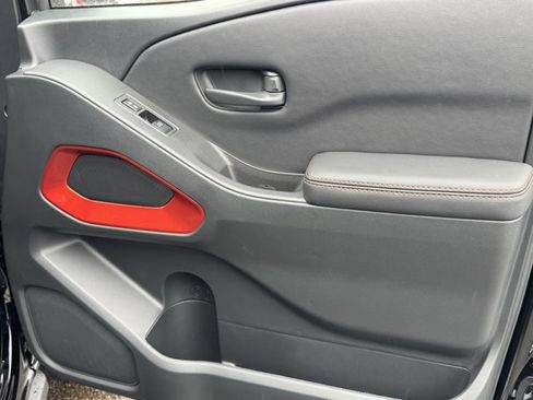 New 2026 Nissan Frontier PRO-4X w/ Pro-4x Convenience Package image 8