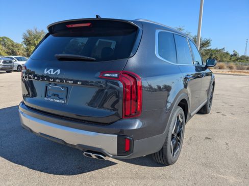 New 2025 Kia Telluride S image 5