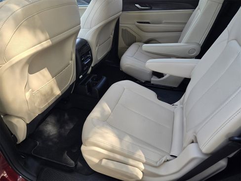 New 2025 Jeep Grand Cherokee L Limited w/ Luxury Tech Group II image 28