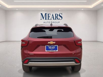 Used 2025 Chevrolet Trax LT