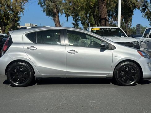 Used 2015 Toyota Prius C One FWD image 4