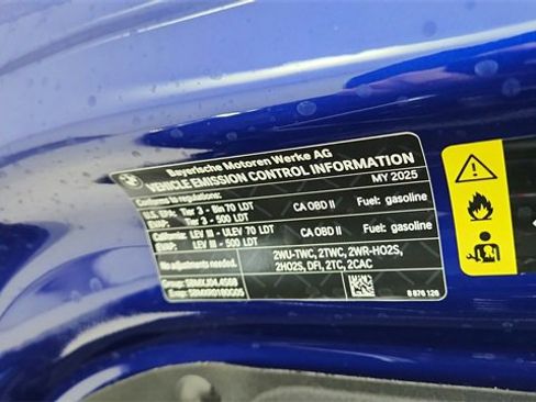 Used 2025 BMW X7 M60i image 90