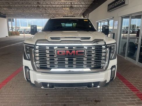 Used 2024 GMC Sierra 2500 Denali w/ Denali Reserve Package AWD/4WD image 2