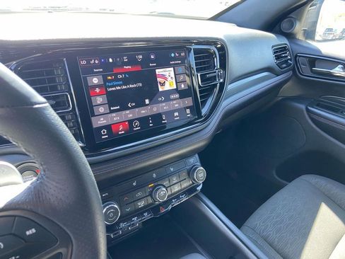 Used 2025 Dodge Durango GT RWD image 22
