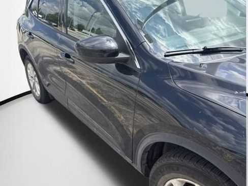 Used 2020 Ford Escape SE AWD/4WD image 2